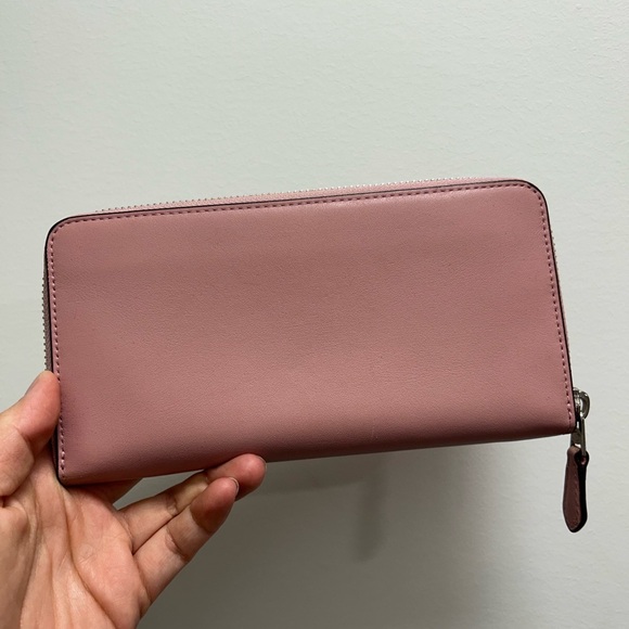 👏Host Pick❤️Coach Restored Accordion Zip Wallet With Western Rivets - Picture 5 of 11